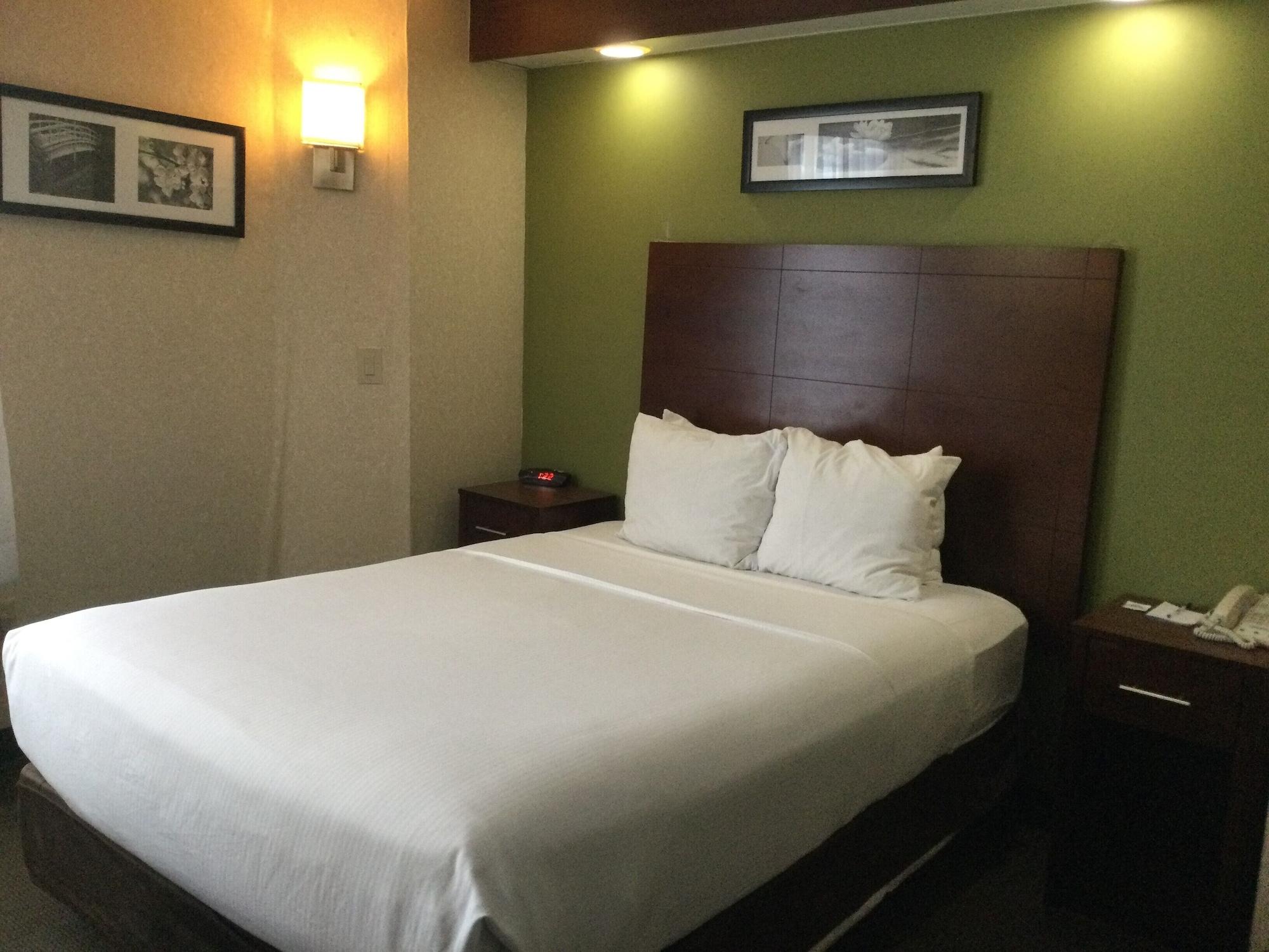 Baymont By Wyndham Flat Rock Hotel Ngoại thất bức ảnh