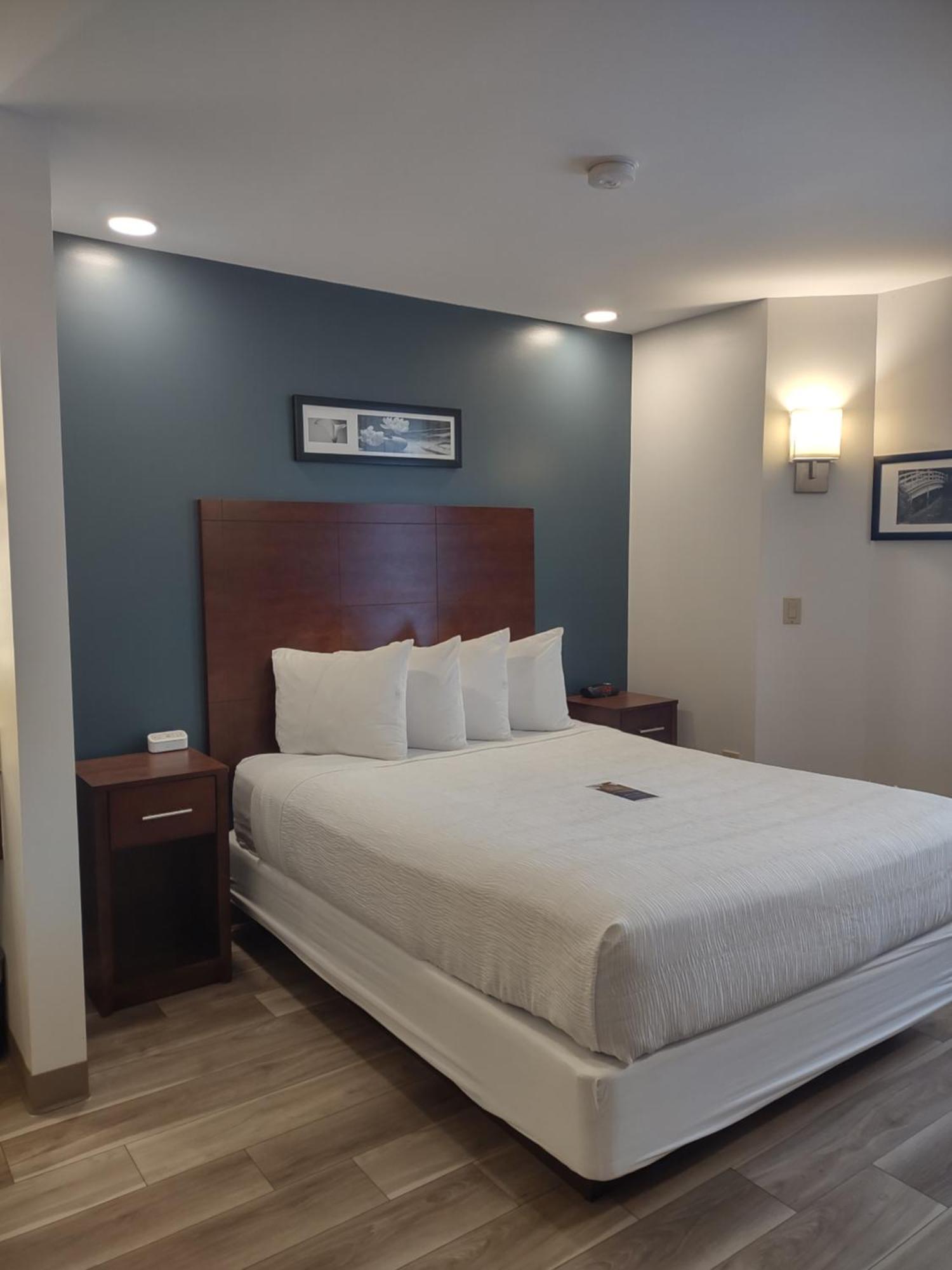 Baymont By Wyndham Flat Rock Hotel Ngoại thất bức ảnh