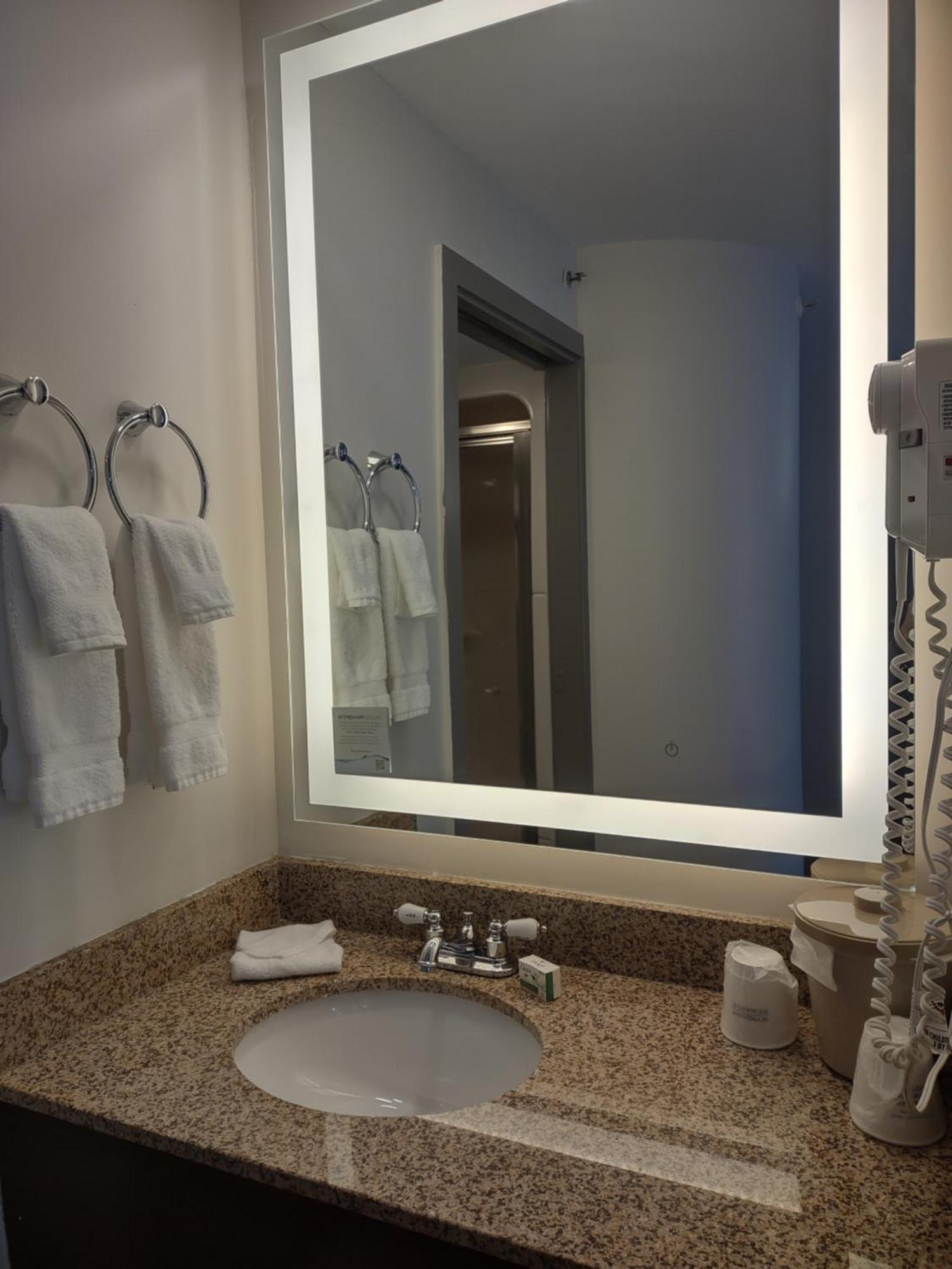 Baymont By Wyndham Flat Rock Hotel Ngoại thất bức ảnh