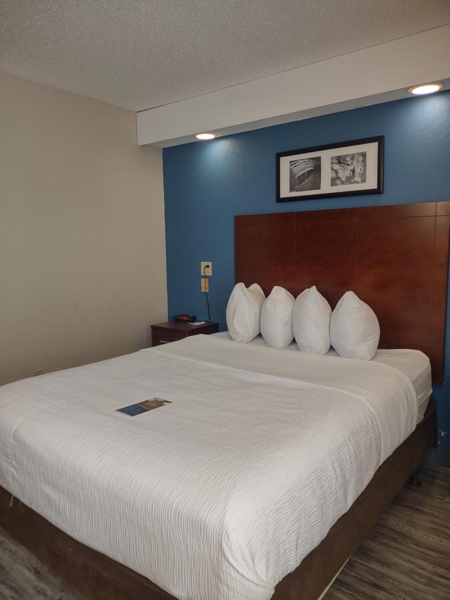 Baymont By Wyndham Flat Rock Hotel Ngoại thất bức ảnh