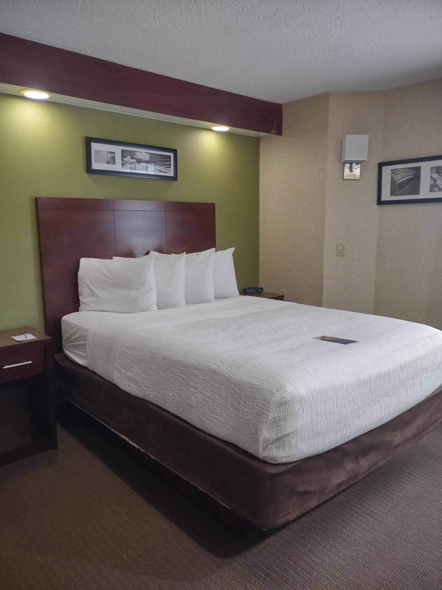 Baymont By Wyndham Flat Rock Hotel Ngoại thất bức ảnh