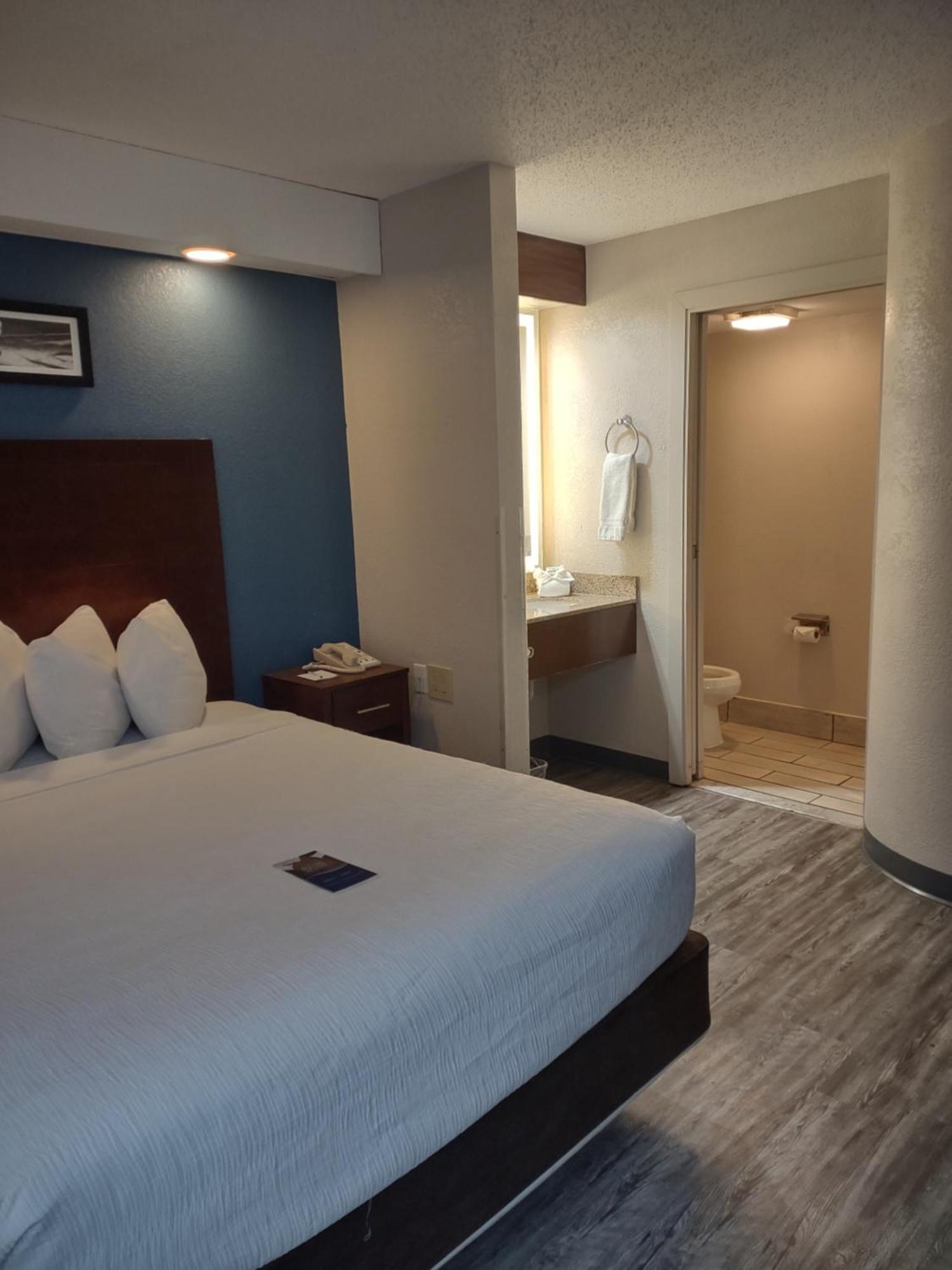 Baymont By Wyndham Flat Rock Hotel Ngoại thất bức ảnh