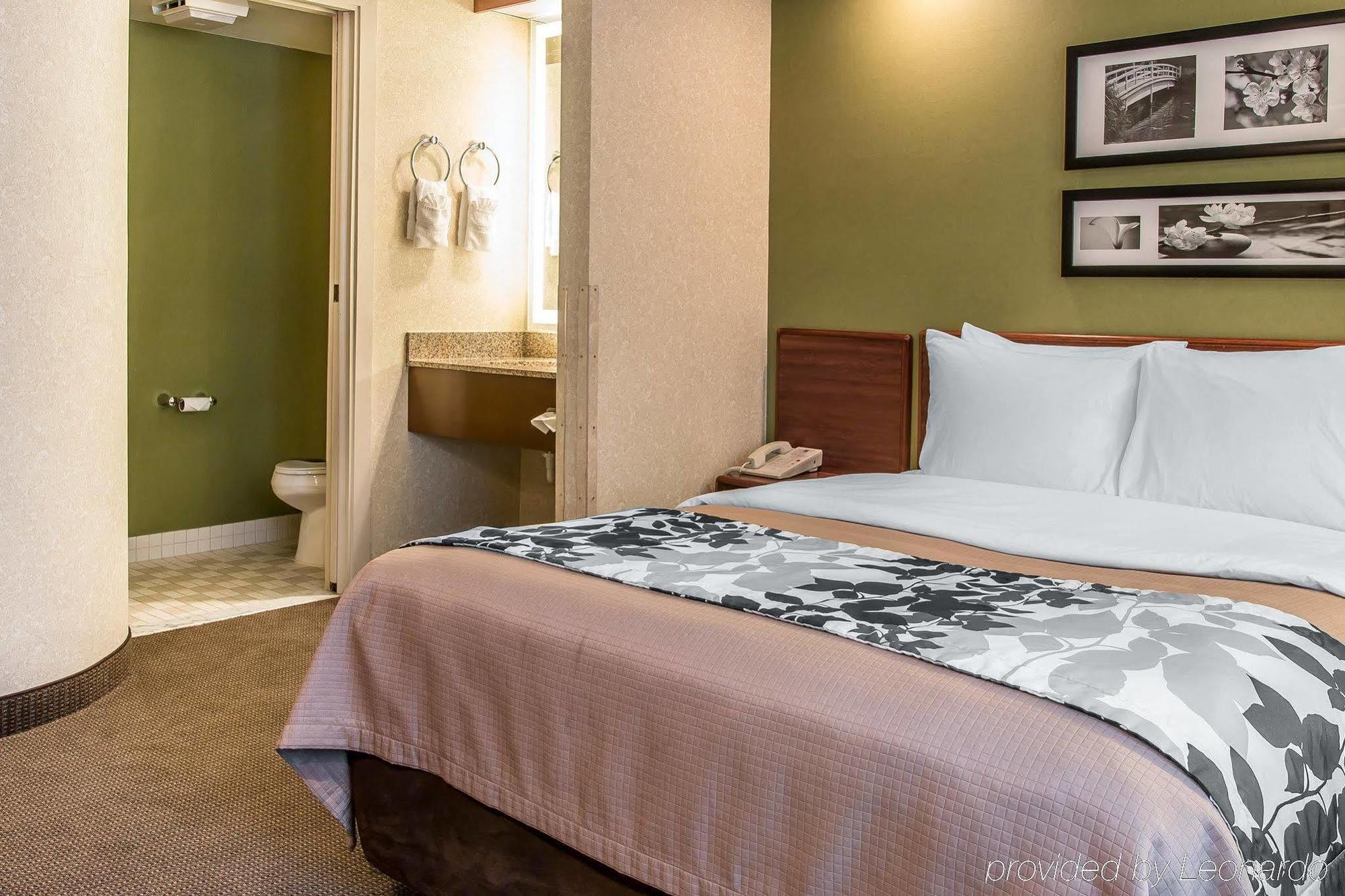 Baymont By Wyndham Flat Rock Hotel Ngoại thất bức ảnh